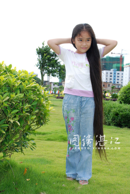 10岁女孩高米四头发身高差不多