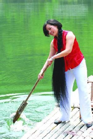 永康一女子长发如瀑