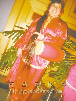 老太六年留出1.5米大辫子