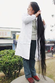 “长发村”的最后留守者叫板成都女孩