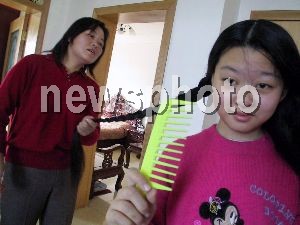 多才多艺的长发女孩