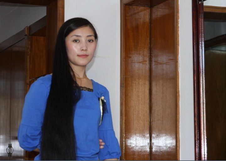 藏族长发姑娘美朗多吉3