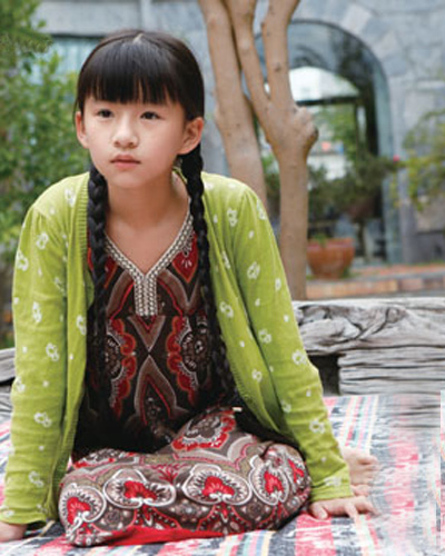 发型:小彩旗长发及腰秀 直发转圈零失误 小彩旗长发及腰秀 直发转圈零失误